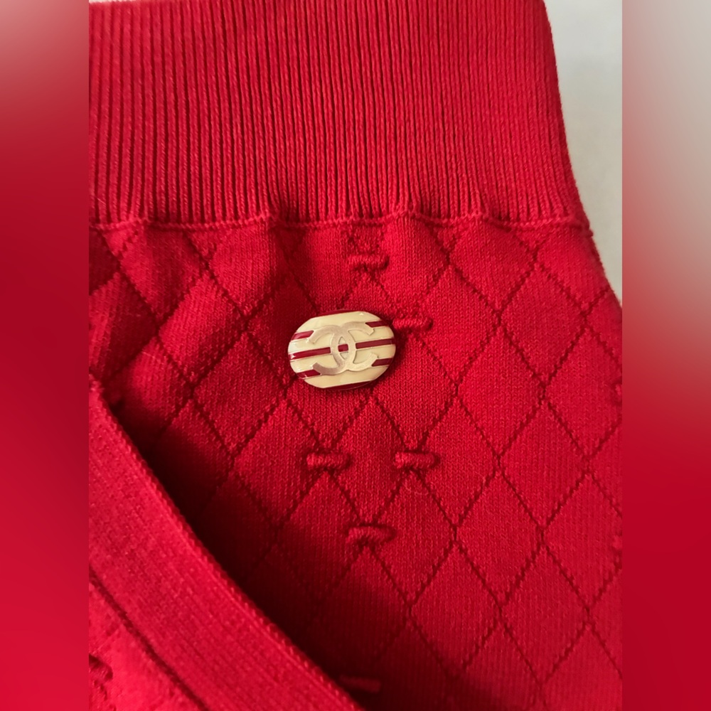 CHANEL 2014 Spring Red Textured Knit 2-Piece Skirt Suit Set - Picture 12 of 15